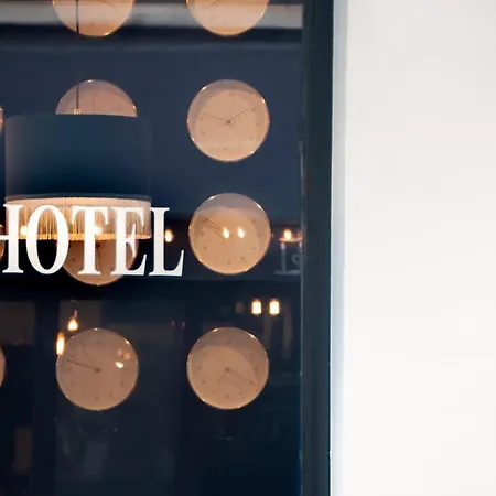 Petit Saint-honoré Hotel