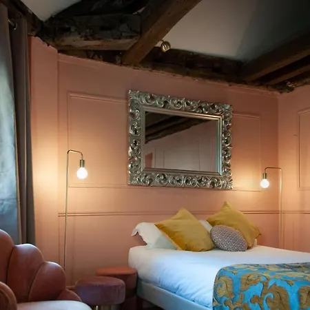 Hotel Petit Saint-honoré 2*