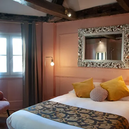 Hotel Petit Saint-honoré 2*