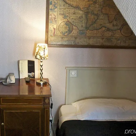 Hotel Petit Saint-honoré Parigi